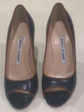 Manolo Blahnik Black Peep-toe heels with tan trim size 35.5